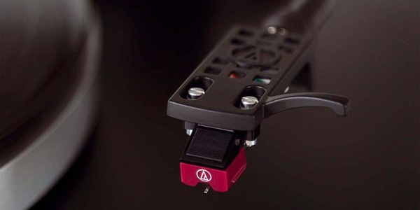 Direct-Drive Hi-Fi Turntable